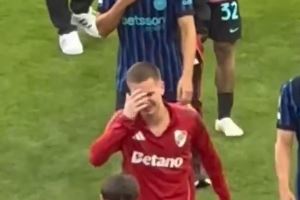 😭伤心欲绝！河床世俱杯小组出局，17岁马斯坦托诺痛哭离场